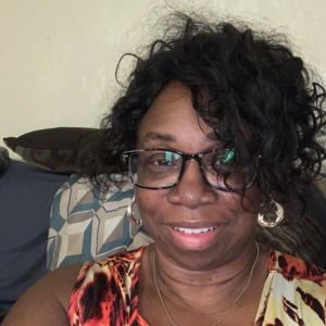 Meet your Posher, Elaine